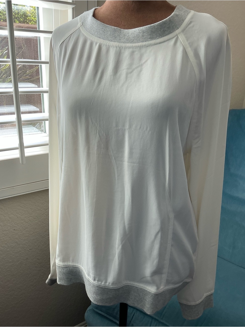 Lou & Grey LOFT Cream Long-Sleeve Pullover Sweatshirt Blouse